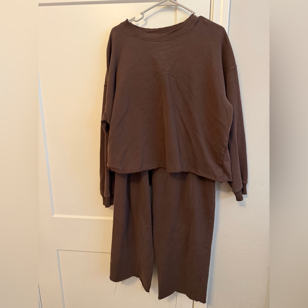 American Eagle Brown Crewneck Sweatshirt
